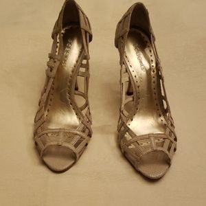 BCBG tan heels